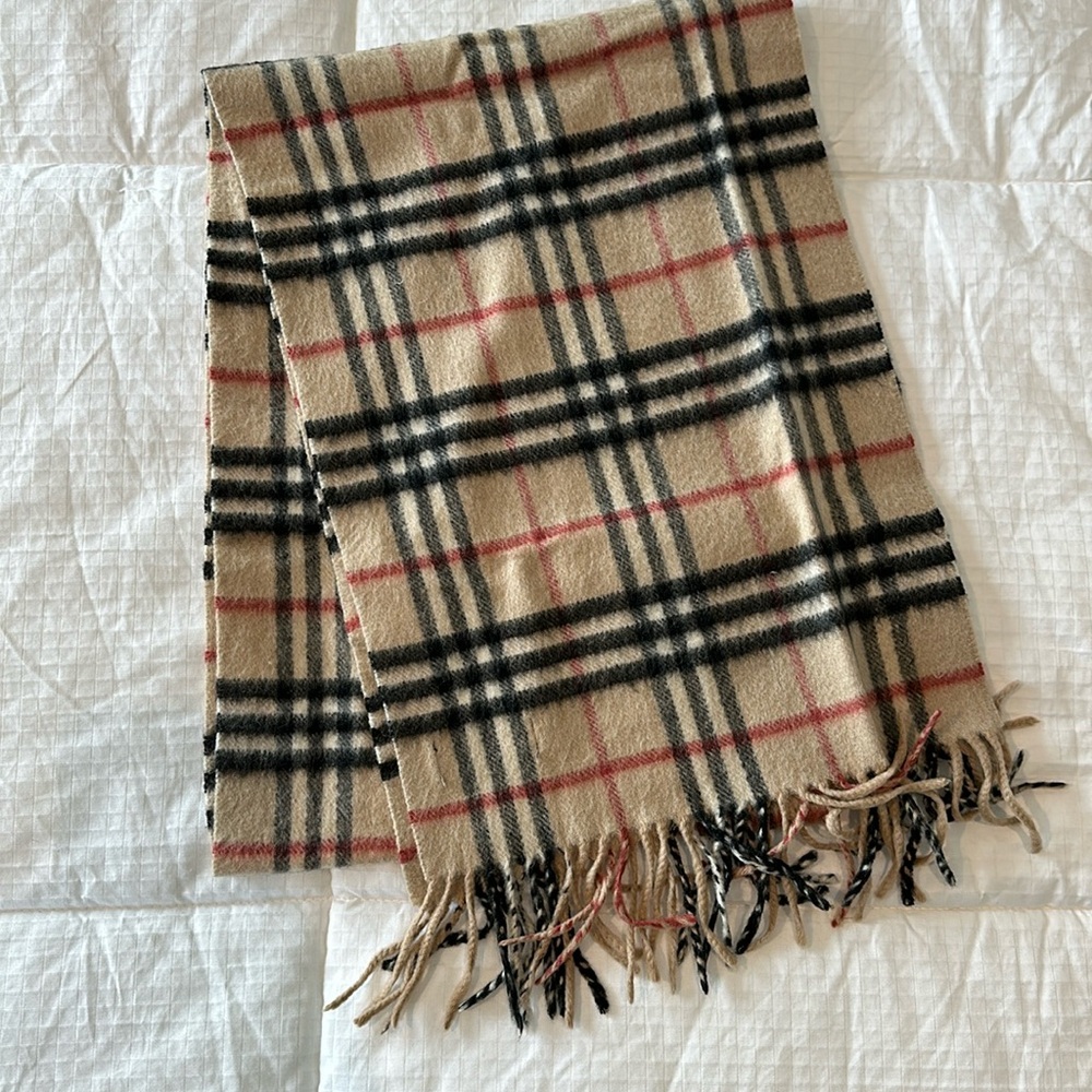 Burberry 100% cashmere scarf